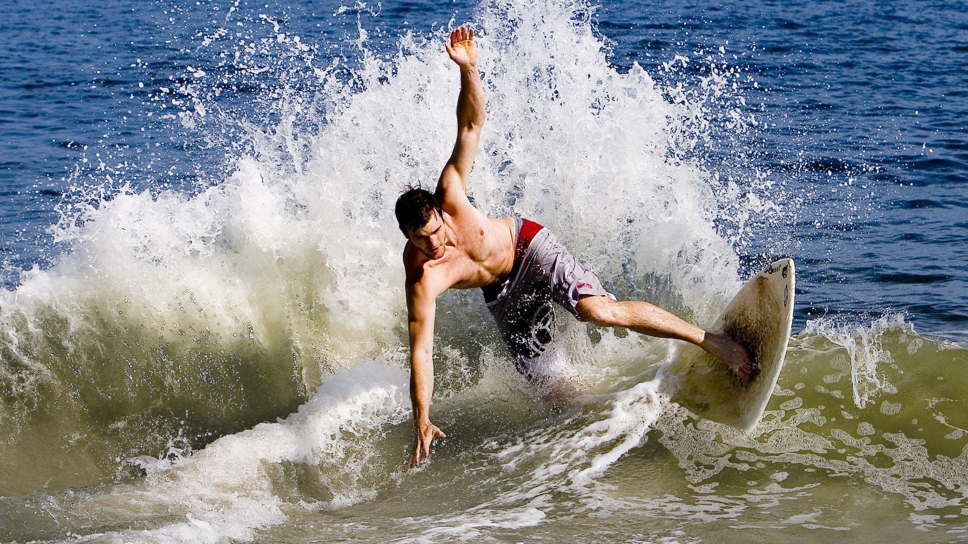 橄榄球志愿服务体系逐步完善，橄榄球专项运动员能上哪些大学